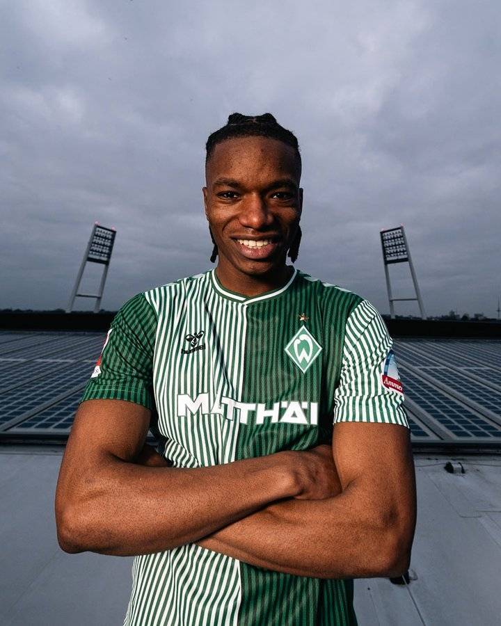 包含赛后德甲传出新动向，里昂防线松动，管理层表态——引发热议，年轻球员得到机会的词条-体育赛事直播